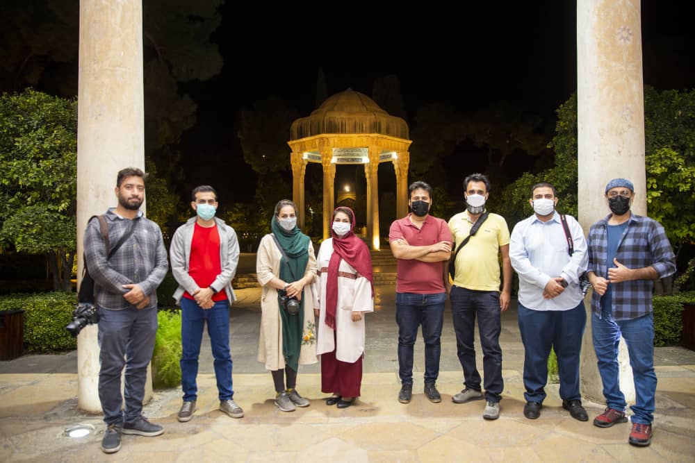 تور شبانه ویژه عکاسان خبری در آرامگاه حافظ شیرازی برگزار شد